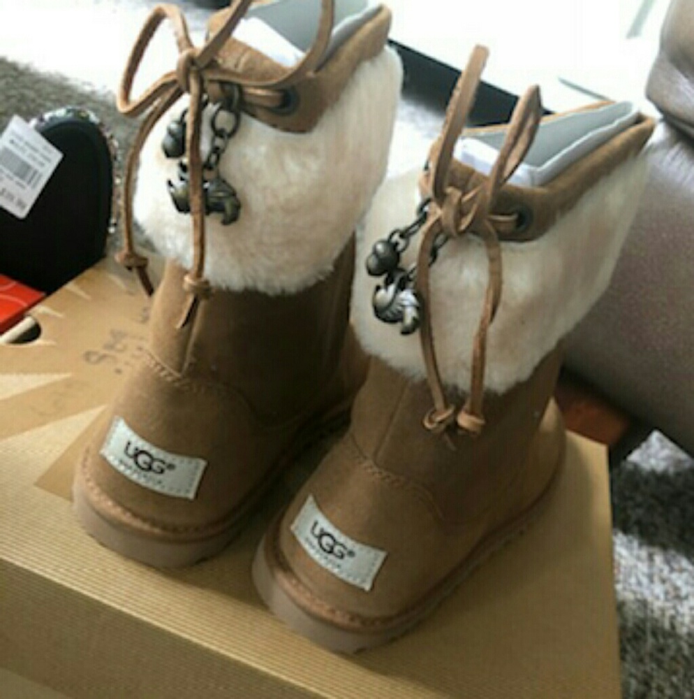 Tan Uggs